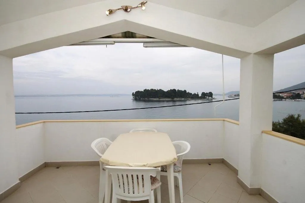 Apartments Kostarina Preko Croatia