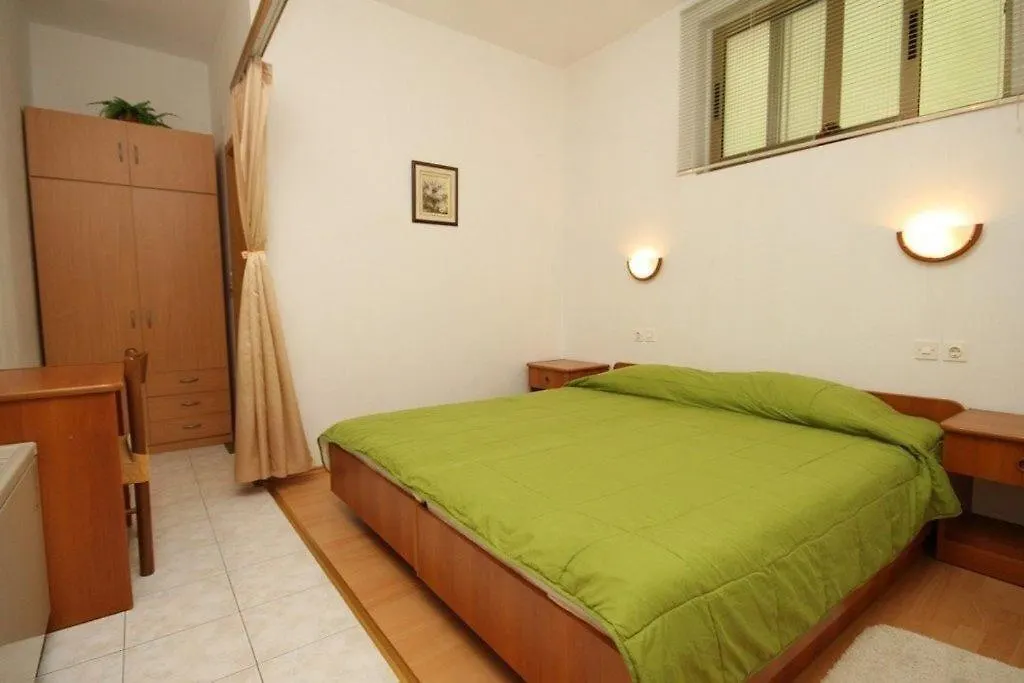Apartments Kostarina Preko 0*,  Croatia