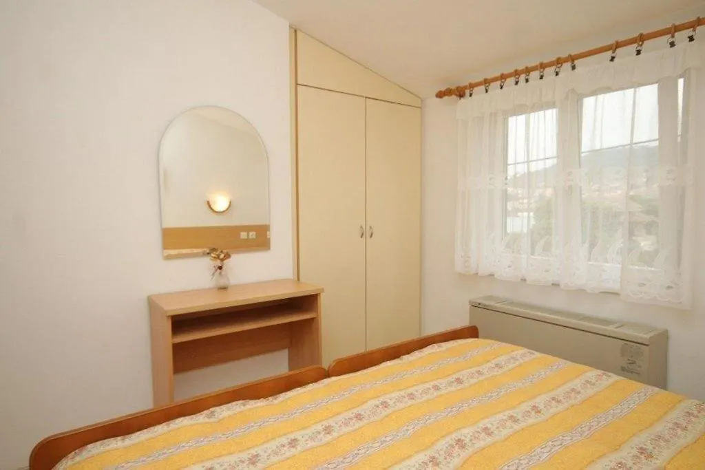 Apartments Kostarina Preko
