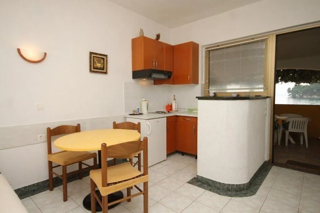 Apartments Kostarina Preko 0*,