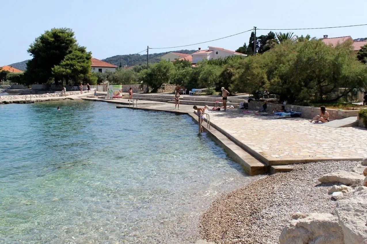Apartments Kostarina Preko